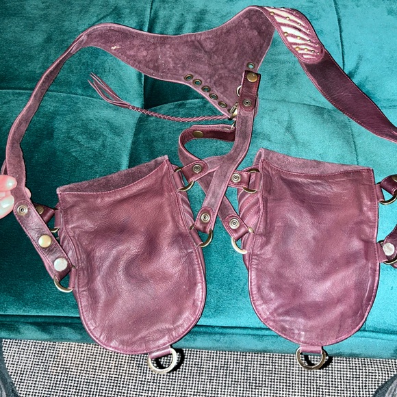 Handmade leather shoulder holster festival bag - Picture 7 of 12